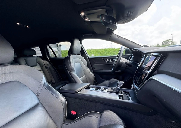 Volvo V60 cena 108900 przebieg: 177000, rok produkcji 2019 z Młynary małe 631